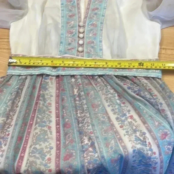 Vintage woman’s dress. The stress is super tiny. Measurements in photos. - Picture 12 of 14